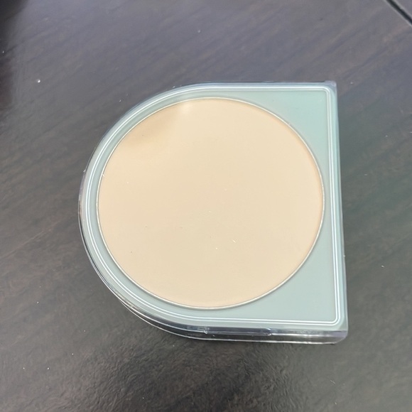 NIB Mary Kay Ivory 200 Dual Coverage Foundation MK - Picture 5 of 5